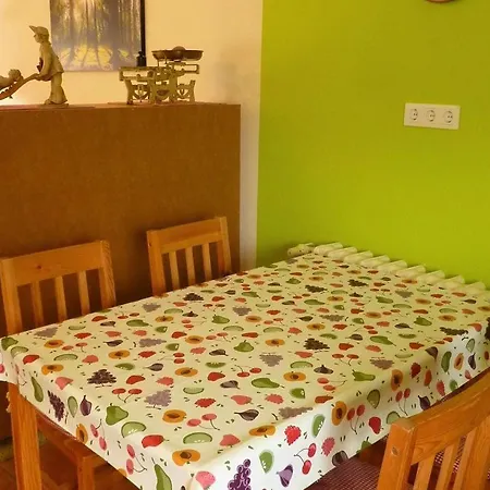 An Den Linden Apartment *